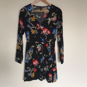 EXPRESS Long sleeve floral patterned dress, sz S